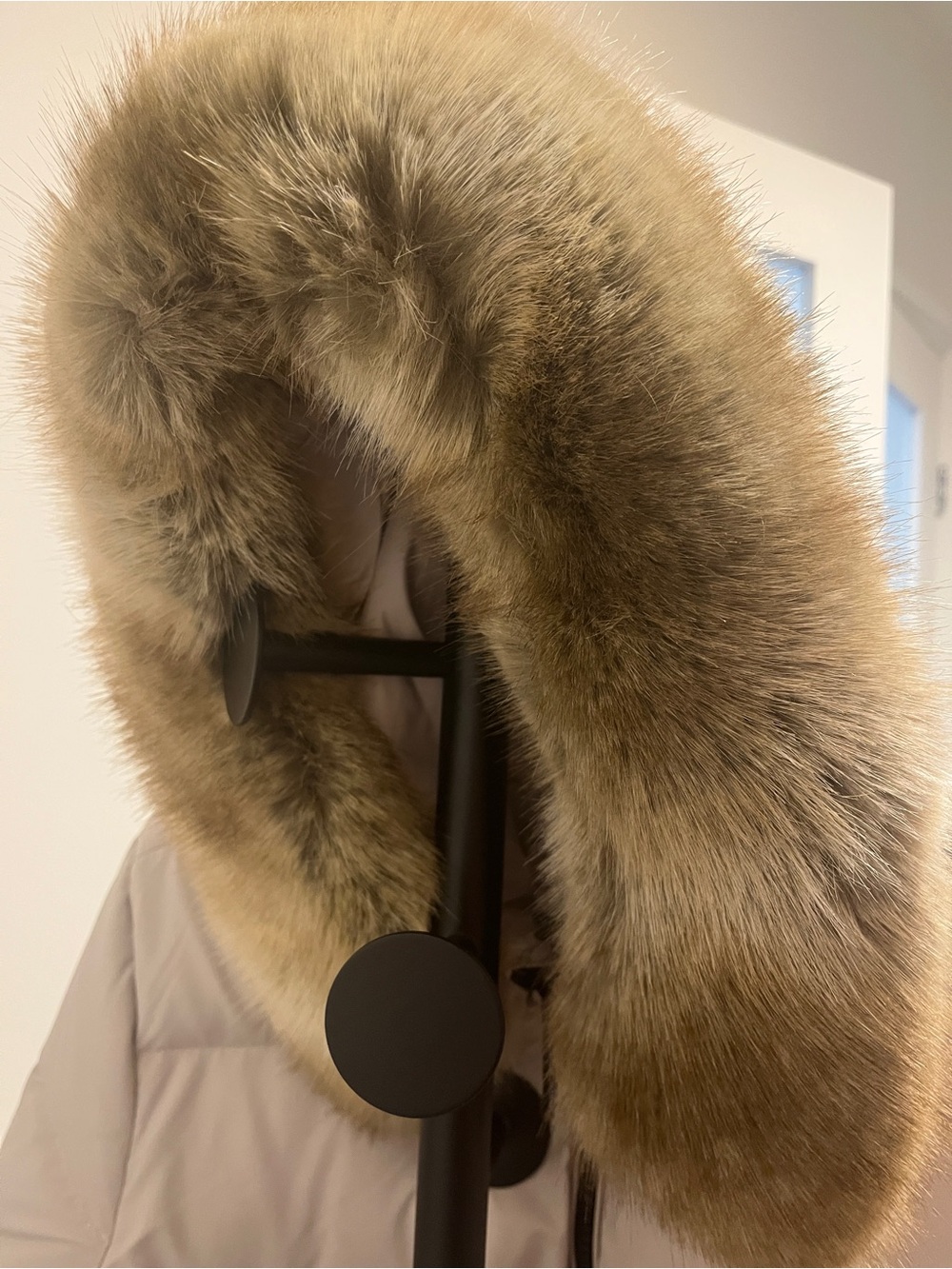 MICHAEL KORS NEW CHAMPAGNE PUFF COAT W/ Black Zips  & Faux Fur (detach) at hood